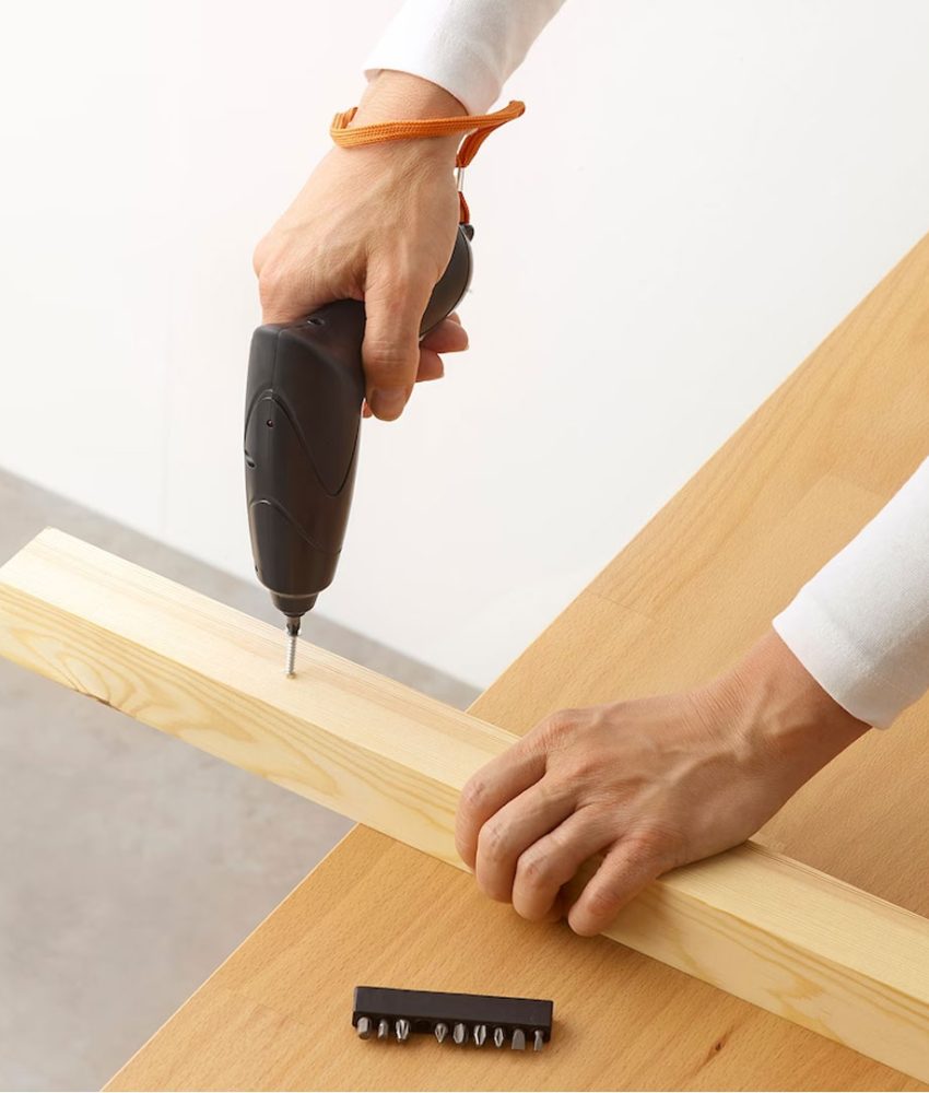 Şurubelniţă li-ion, electrica, fără fir, cu suport pentru burghiu + 10 capete pentru surubelnite