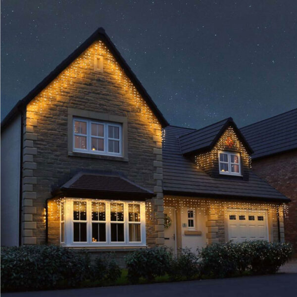 Instalatie Craciun, 8m x 1m, 480 LED-uri, Perdea, Alb Cald, Flash, Transformator, Interconectabila, Fir Transparent