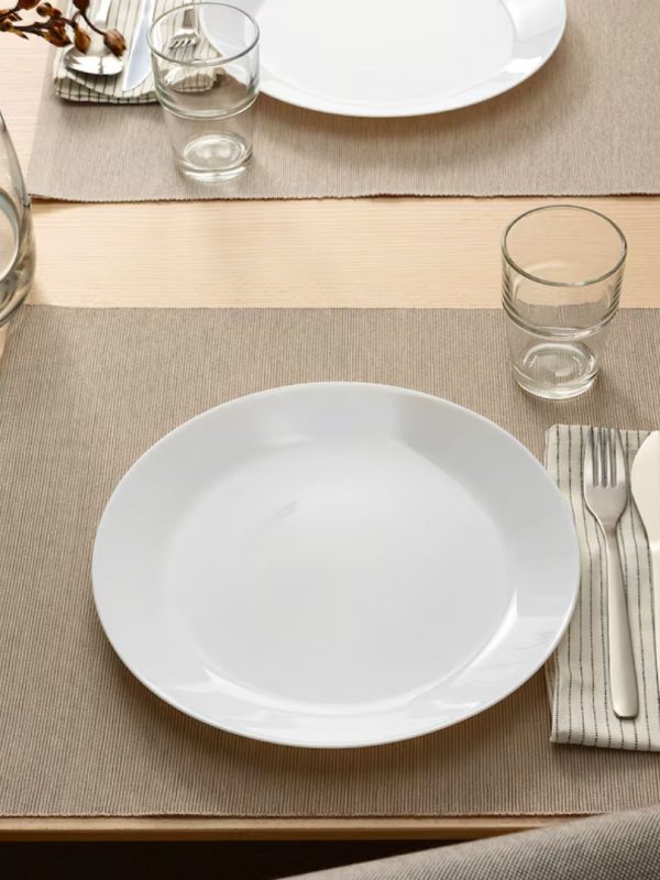 Set 6 farfurii platou portelan alb, 25cm + Cadou Fata de masa Jaquard, alba, pentru 6 persoane, 150x220cm