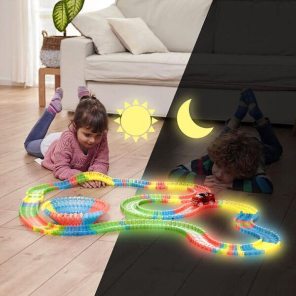 Pista flexibila curse masinute Magic Tracks din 165 piese + Masinuta