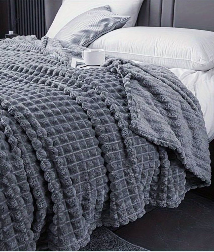 Patura groasa si pufoasa king size 200x220cm + Set 2 perne albe, puf siliconat, antialergice, 50x70cm