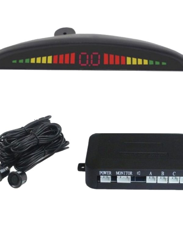 Asigura cea mai reusita parcare cu ajutorul sistemului de asistenta parcare cu 4 senzori si afisaj cu LED