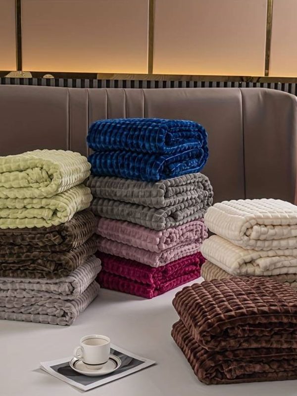 Patura groasa si pufoasa king size 200x220cm + Set 2 perne albe, puf siliconat, antialergice, 50x70cm