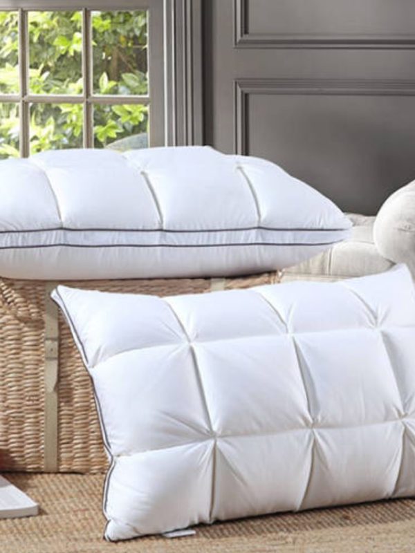 Perna casetata din puf de gasca, 50x70cm, tesatura bumbac, calitate I