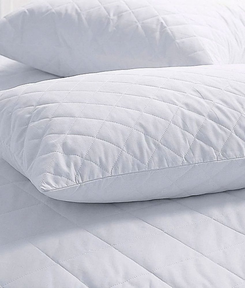 Pilota Pufoasa Si Calduroasa Cocolino, 200x220cm, Model Stelute + Set 2 perne matlasate Hypo-Alergice 50x70cm